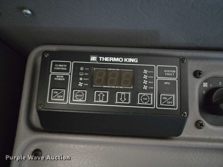 image for item ET1436 2008 Peterbilt 389 semi truck