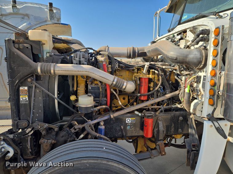 image for item ET1436 2008 Peterbilt 389 semi truck