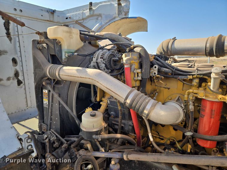 image for item ET1436 2008 Peterbilt 389 semi truck