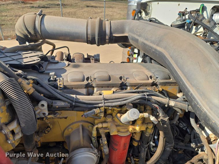 image for item ET1436 2008 Peterbilt 389 semi truck