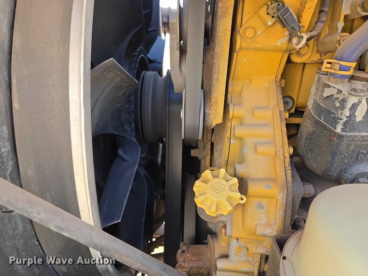 image for item ET1436 2008 Peterbilt 389 semi truck