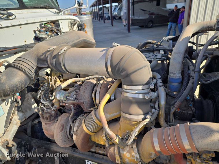 image for item ET1436 2008 Peterbilt 389 semi truck