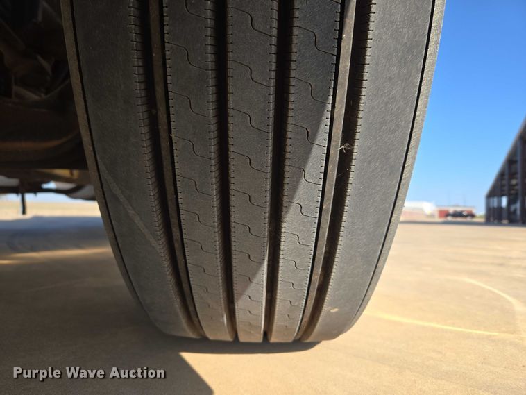 image for item ET1436 2008 Peterbilt 389 semi truck