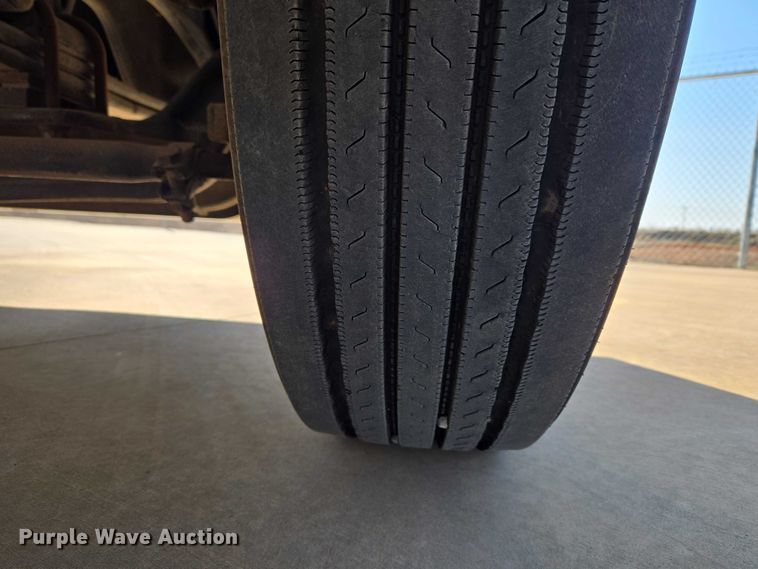 image for item ET1436 2008 Peterbilt 389 semi truck