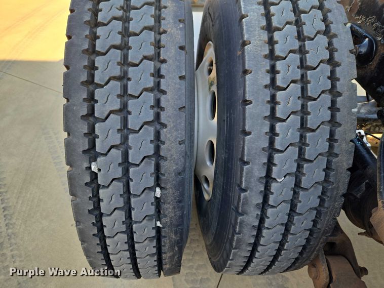 image for item ET1436 2008 Peterbilt 389 semi truck