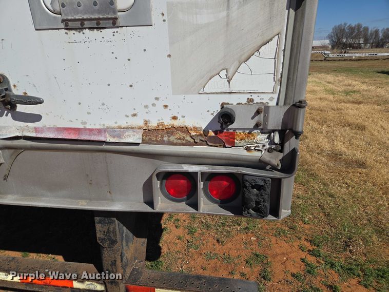 image for item ET1442 2011 Utility Trailer MFG CO. dry van trailer