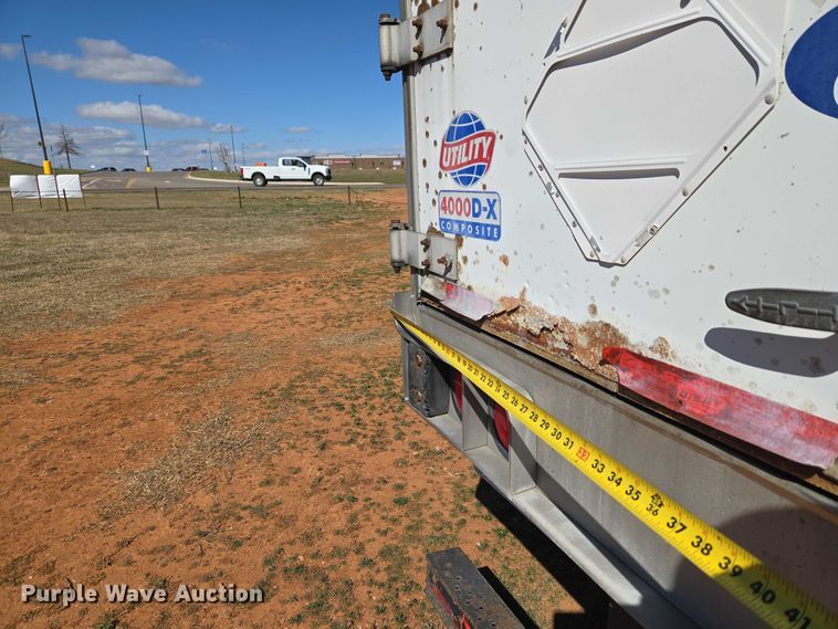 image for item ET1442 2011 Utility Trailer MFG CO. dry van trailer