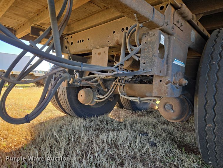 image for item ET1442 2011 Utility Trailer MFG CO. dry van trailer