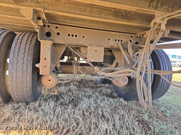 image for item ET1442 2011 Utility Trailer MFG CO. dry van trailer