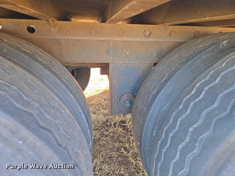 image for item ET1442 2011 Utility Trailer MFG CO. dry van trailer