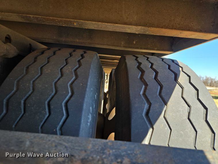 image for item ET1442 2011 Utility Trailer MFG CO. dry van trailer