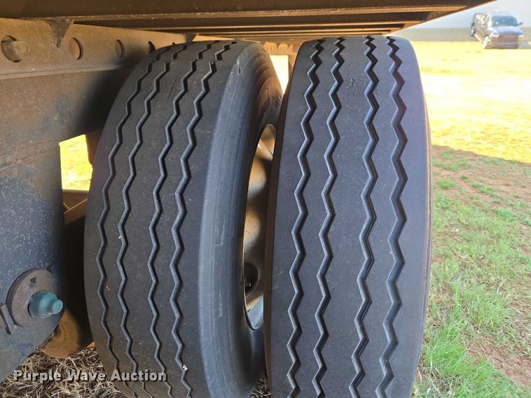 image for item ET1442 2011 Utility Trailer MFG CO. dry van trailer