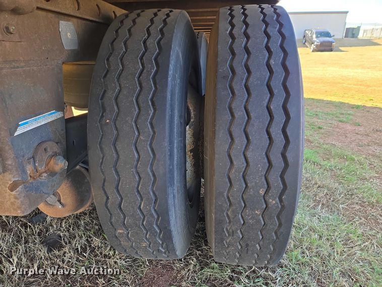 image for item ET1442 2011 Utility Trailer MFG CO. dry van trailer