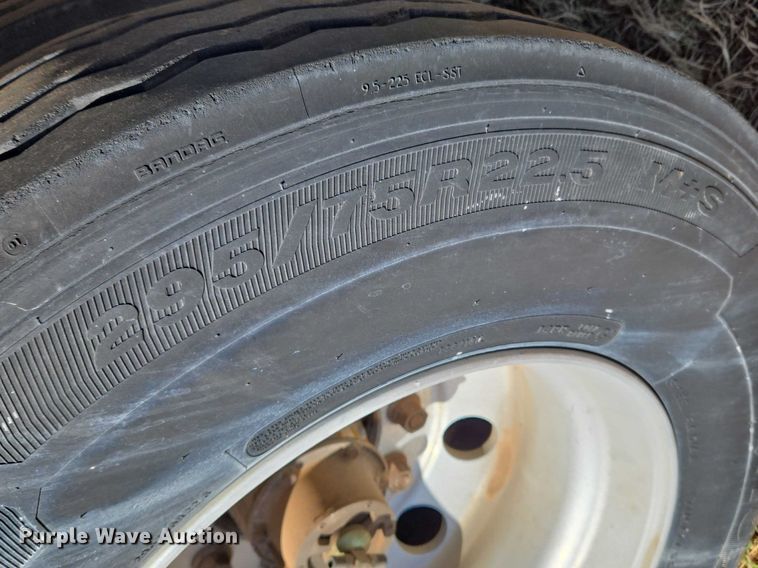 image for item ET1442 2011 Utility Trailer MFG CO. dry van trailer