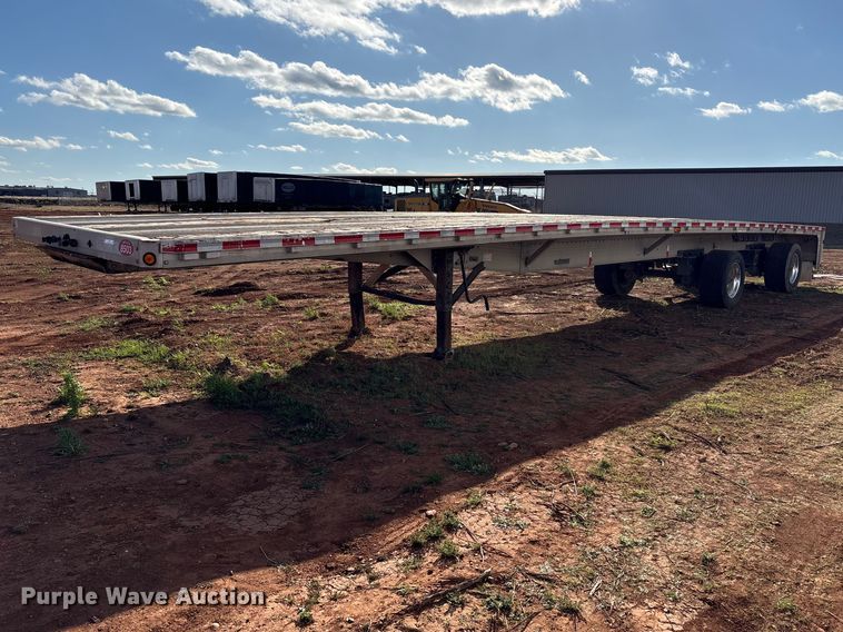image for item ET1446 2002 Reitnouer flatbed trailer