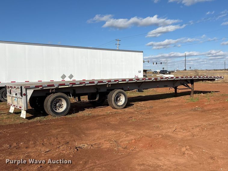 image for item ET1446 2002 Reitnouer flatbed trailer