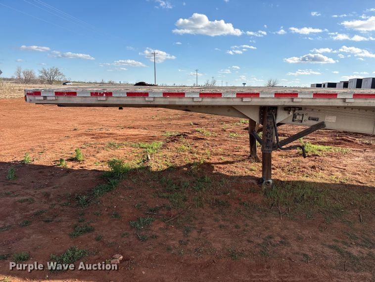 image for item ET1446 2002 Reitnouer flatbed trailer