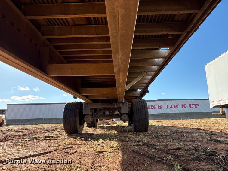 image for item ET1446 2002 Reitnouer flatbed trailer