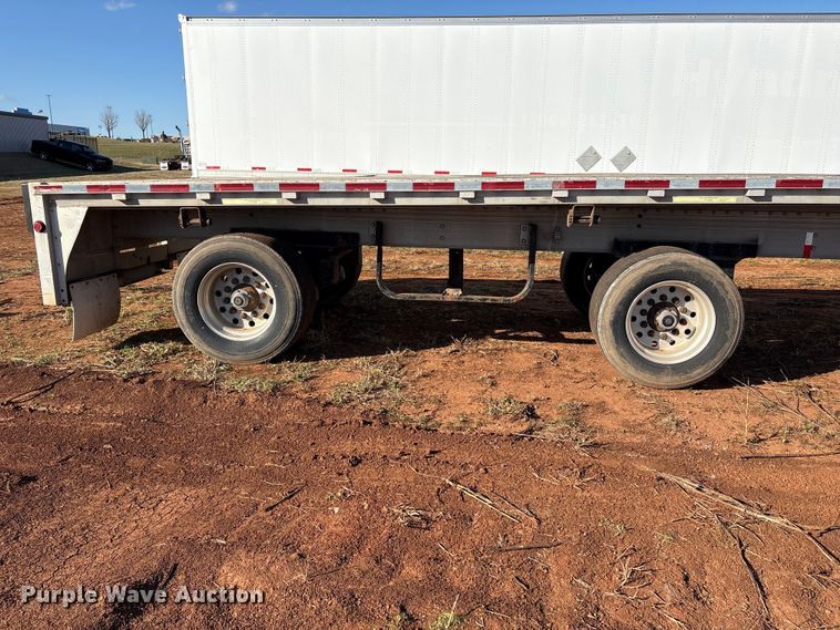 image for item ET1446 2002 Reitnouer flatbed trailer