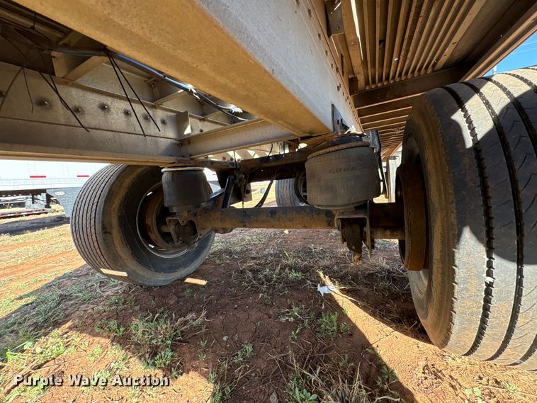 image for item ET1446 2002 Reitnouer flatbed trailer