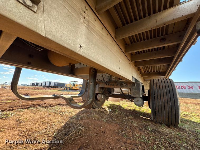 image for item ET1446 2002 Reitnouer flatbed trailer