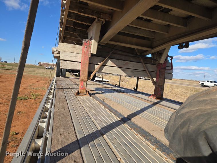 image for item ET1447 2013 Utility Trailer flatbed trailer