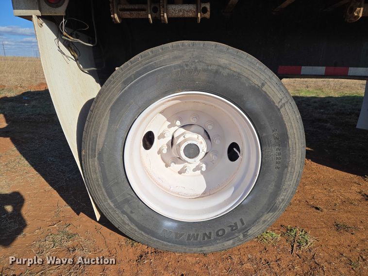 image for item ET1447 2013 Utility Trailer flatbed trailer