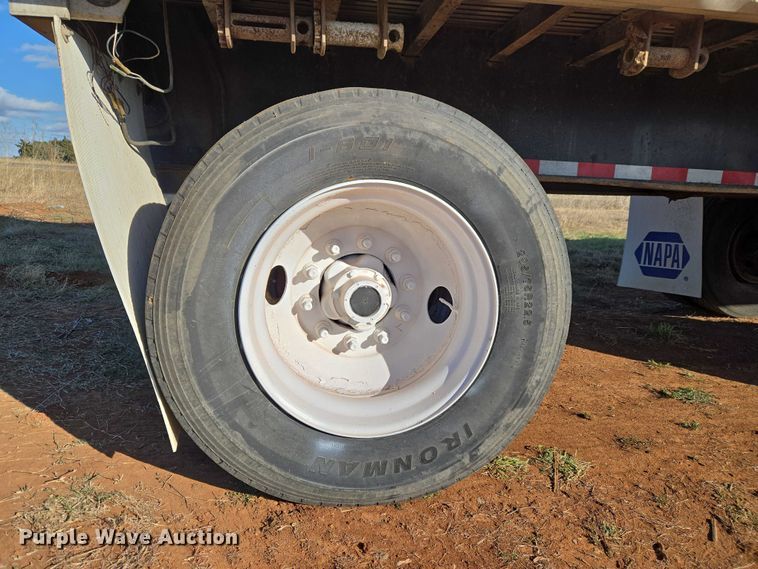 image for item ET1447 2013 Utility Trailer flatbed trailer