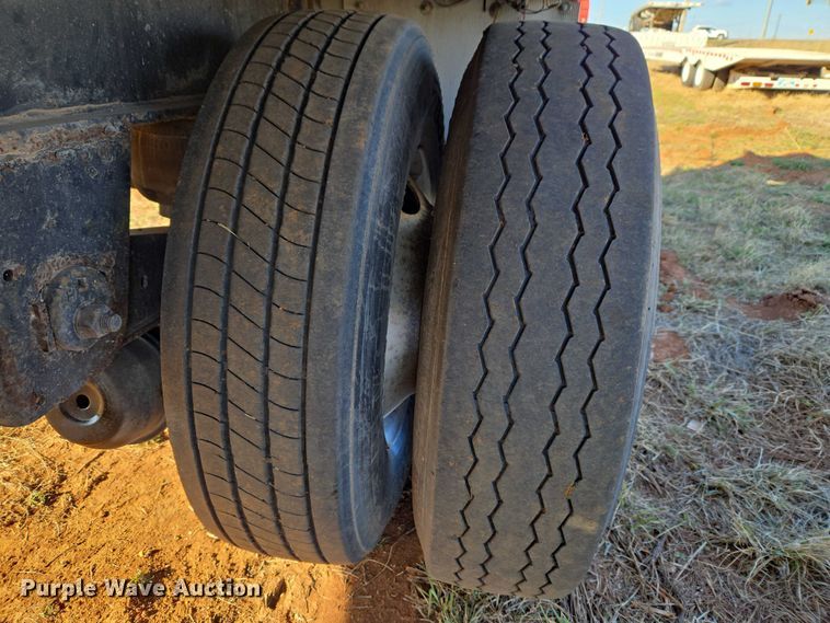 image for item ET1447 2013 Utility Trailer flatbed trailer