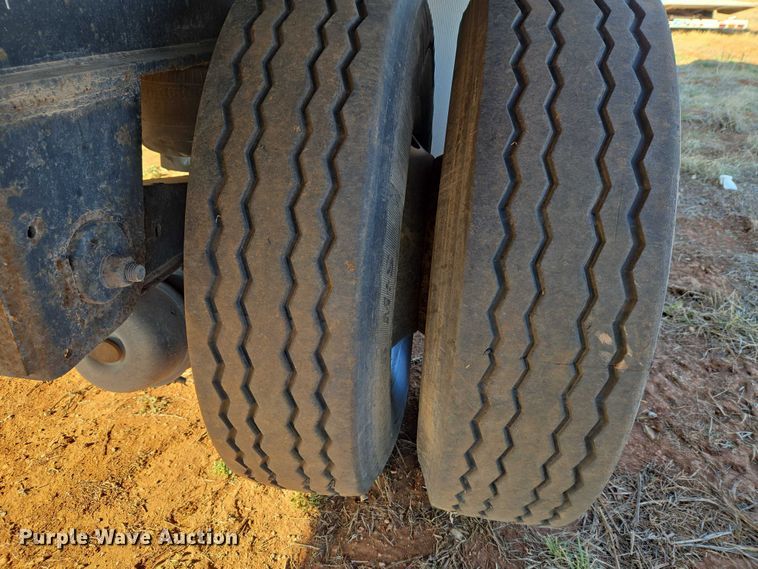 image for item ET1447 2013 Utility Trailer flatbed trailer