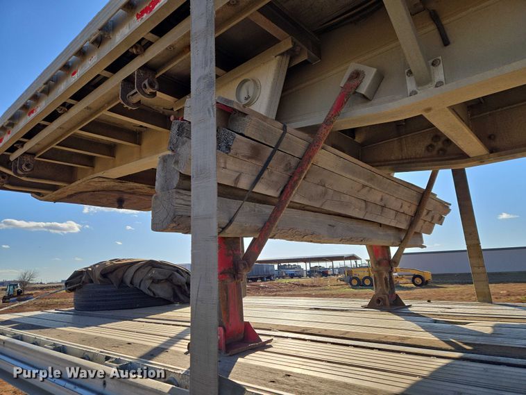 image for item ET1448 1999 Benson flatbed trailer