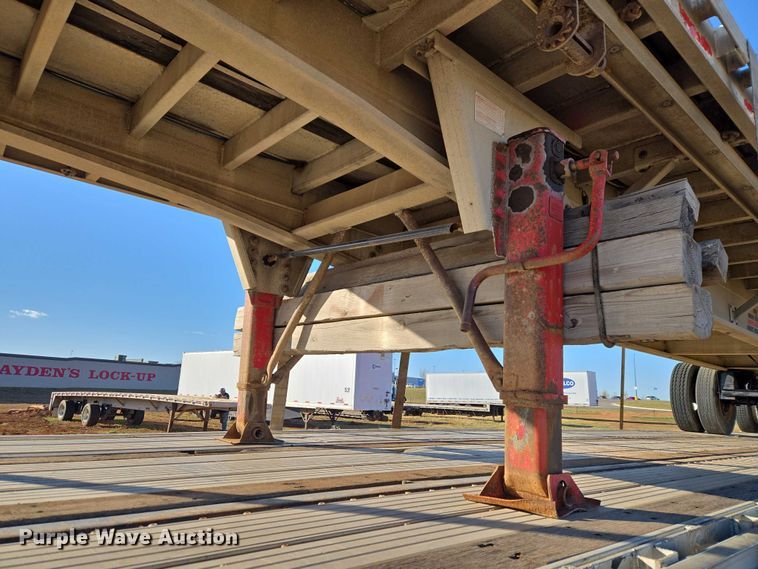 image for item ET1448 1999 Benson flatbed trailer