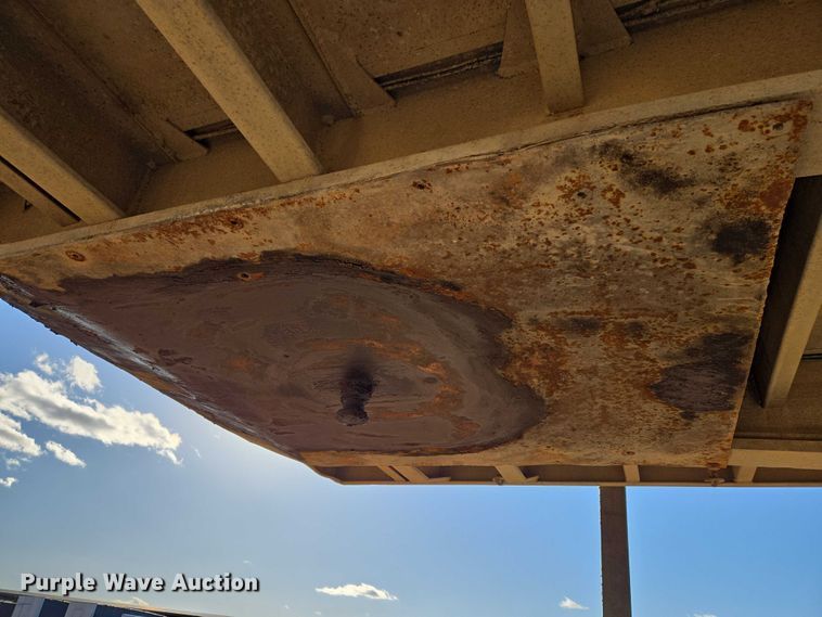 image for item ET1448 1999 Benson flatbed trailer