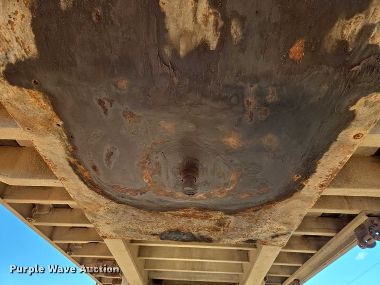 image for item ET1448 1999 Benson flatbed trailer