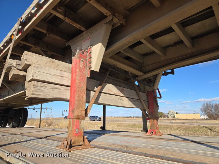 image for item ET1448 1999 Benson flatbed trailer