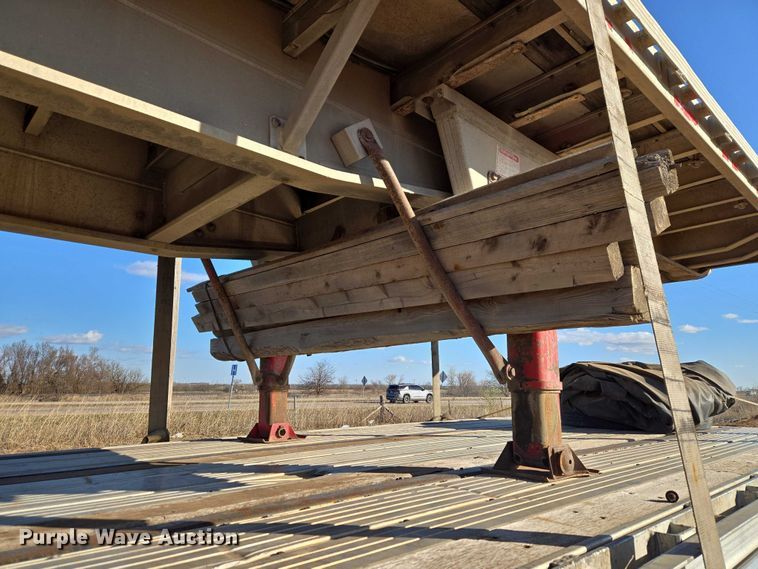 image for item ET1448 1999 Benson flatbed trailer