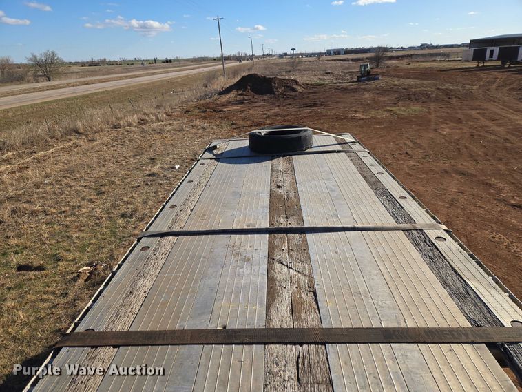 image for item ET1448 1999 Benson flatbed trailer