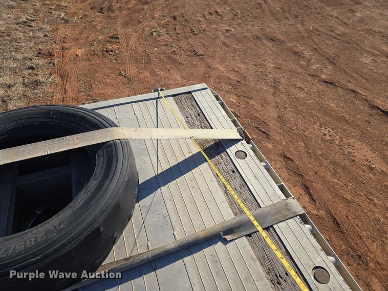 image for item ET1448 1999 Benson flatbed trailer