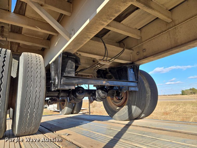 image for item ET1448 1999 Benson flatbed trailer