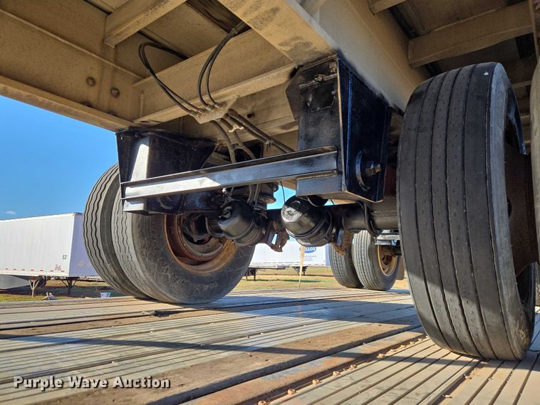 image for item ET1448 1999 Benson flatbed trailer