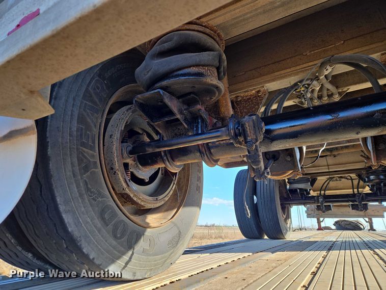 image for item ET1448 1999 Benson flatbed trailer