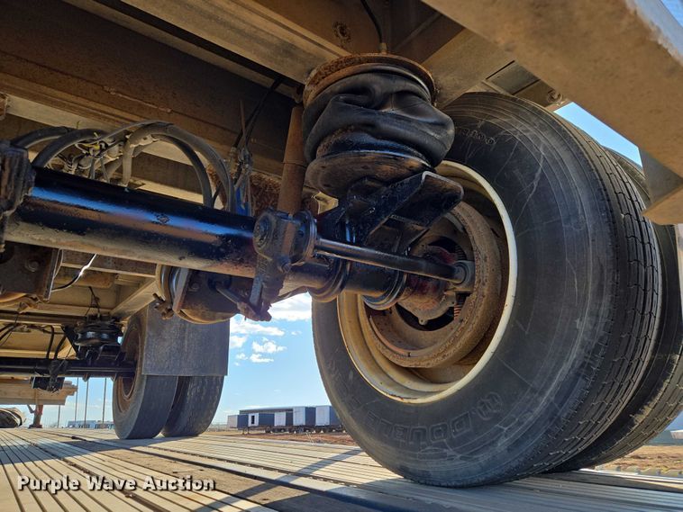 image for item ET1448 1999 Benson flatbed trailer