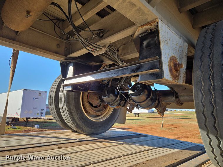 image for item ET1448 1999 Benson flatbed trailer