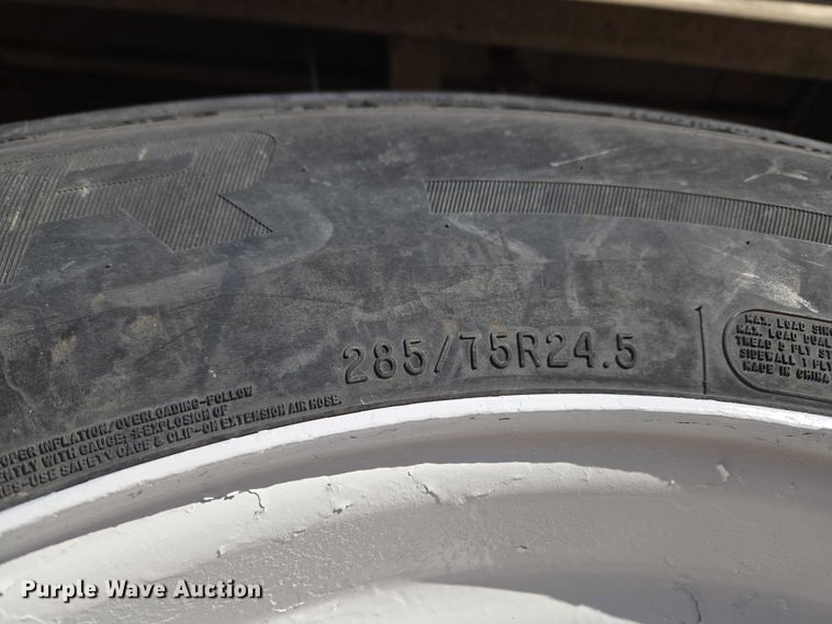 image for item ET1448 1999 Benson flatbed trailer