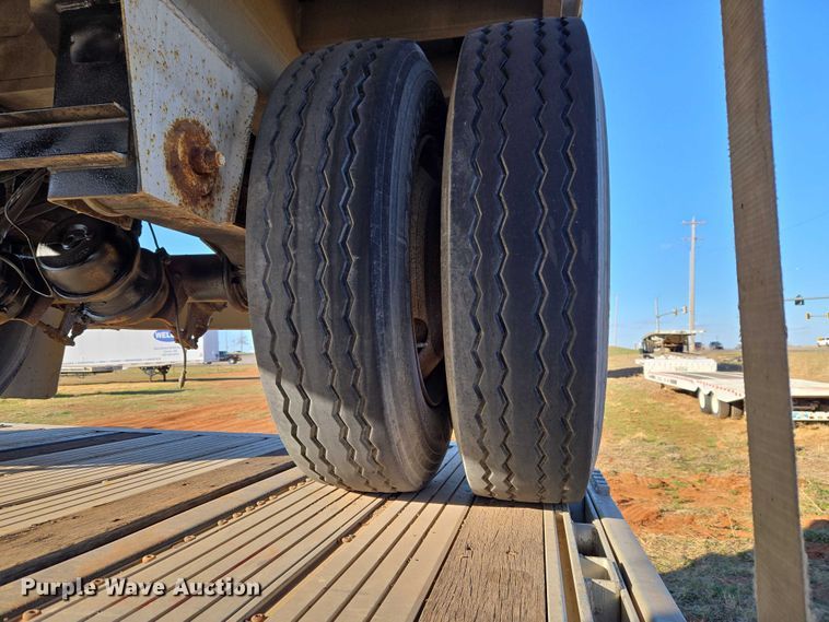 image for item ET1448 1999 Benson flatbed trailer