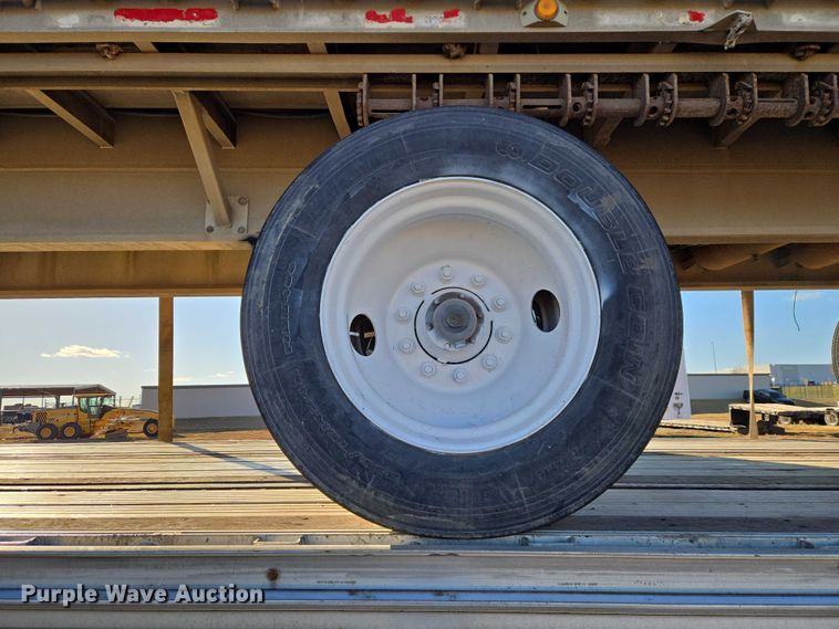 image for item ET1448 1999 Benson flatbed trailer