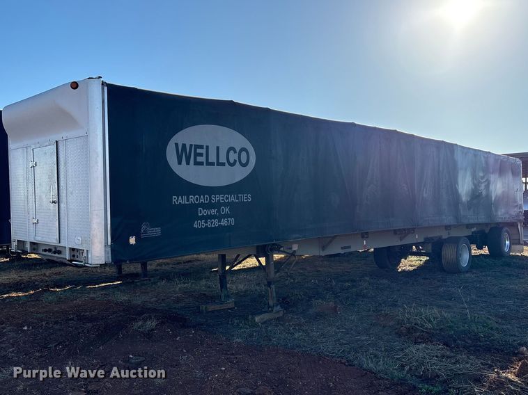 image for item ET1449 2002 Reitnouer side curtain trailer