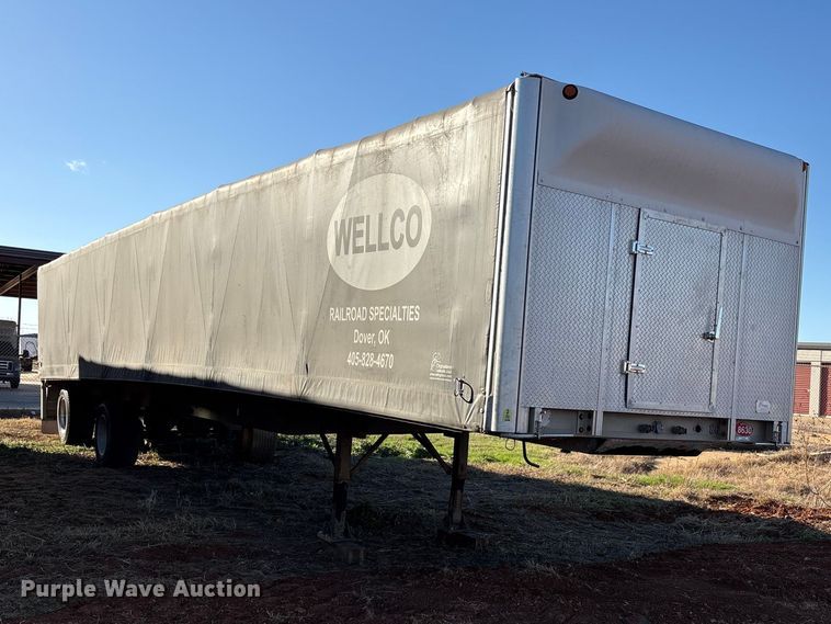 image for item ET1449 2002 Reitnouer side curtain trailer