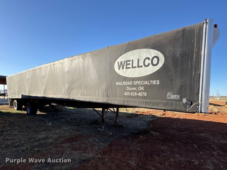 image for item ET1449 2002 Reitnouer side curtain trailer