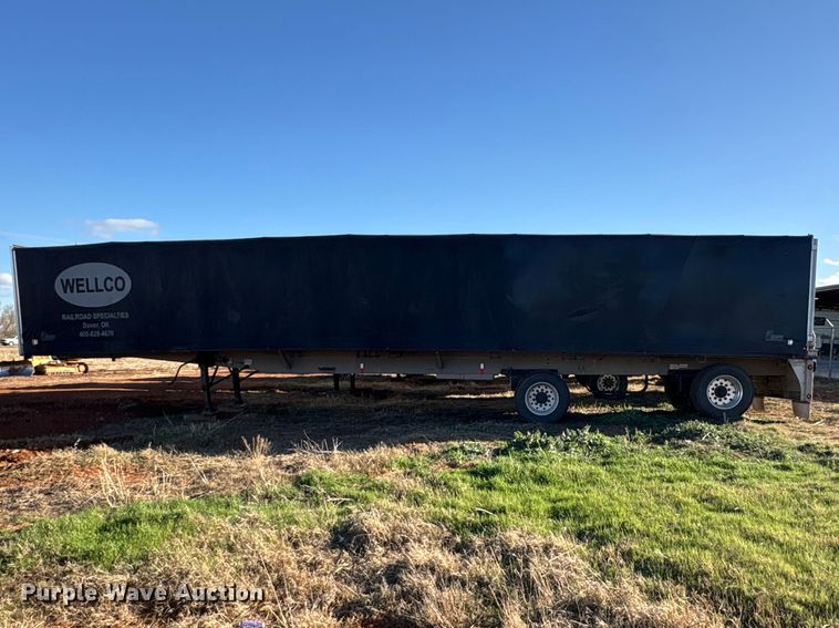 image for item ET1449 2002 Reitnouer side curtain trailer